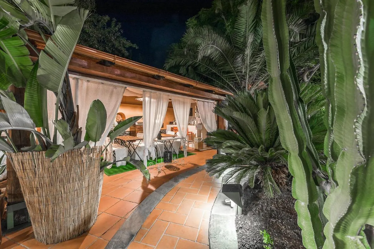 Villa Mariella Pittorino - Camere In B&B Leni Bed & Breakfast