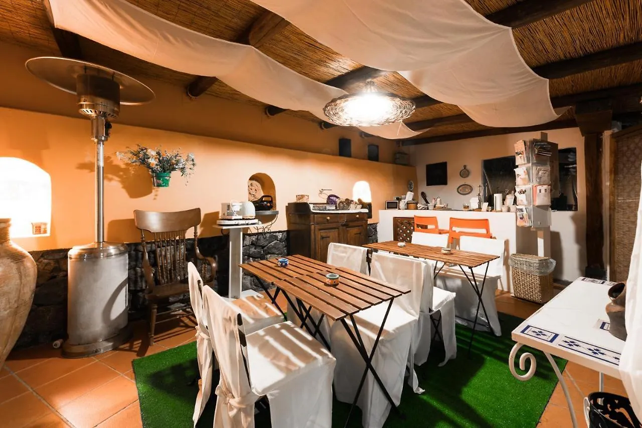Villa Mariella Pittorino - Camere In B&B Leni Bed & Breakfast