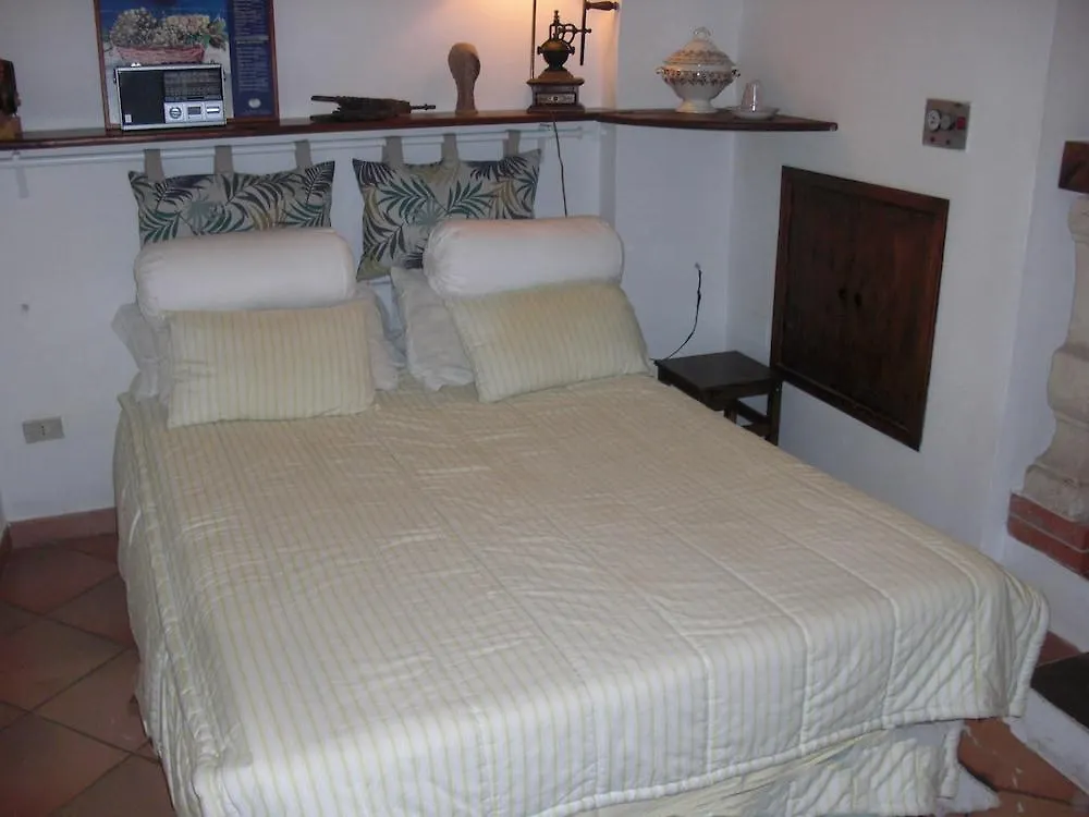Villa Mariella Pittorino - Camere In B&B Leni Bed & Breakfast