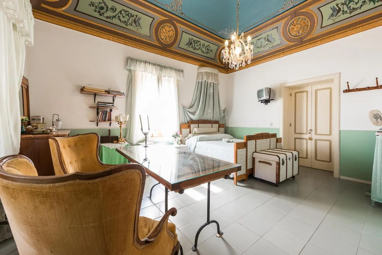 Villa Mariella Pittorino - Camere In B&B Leni 3*,
