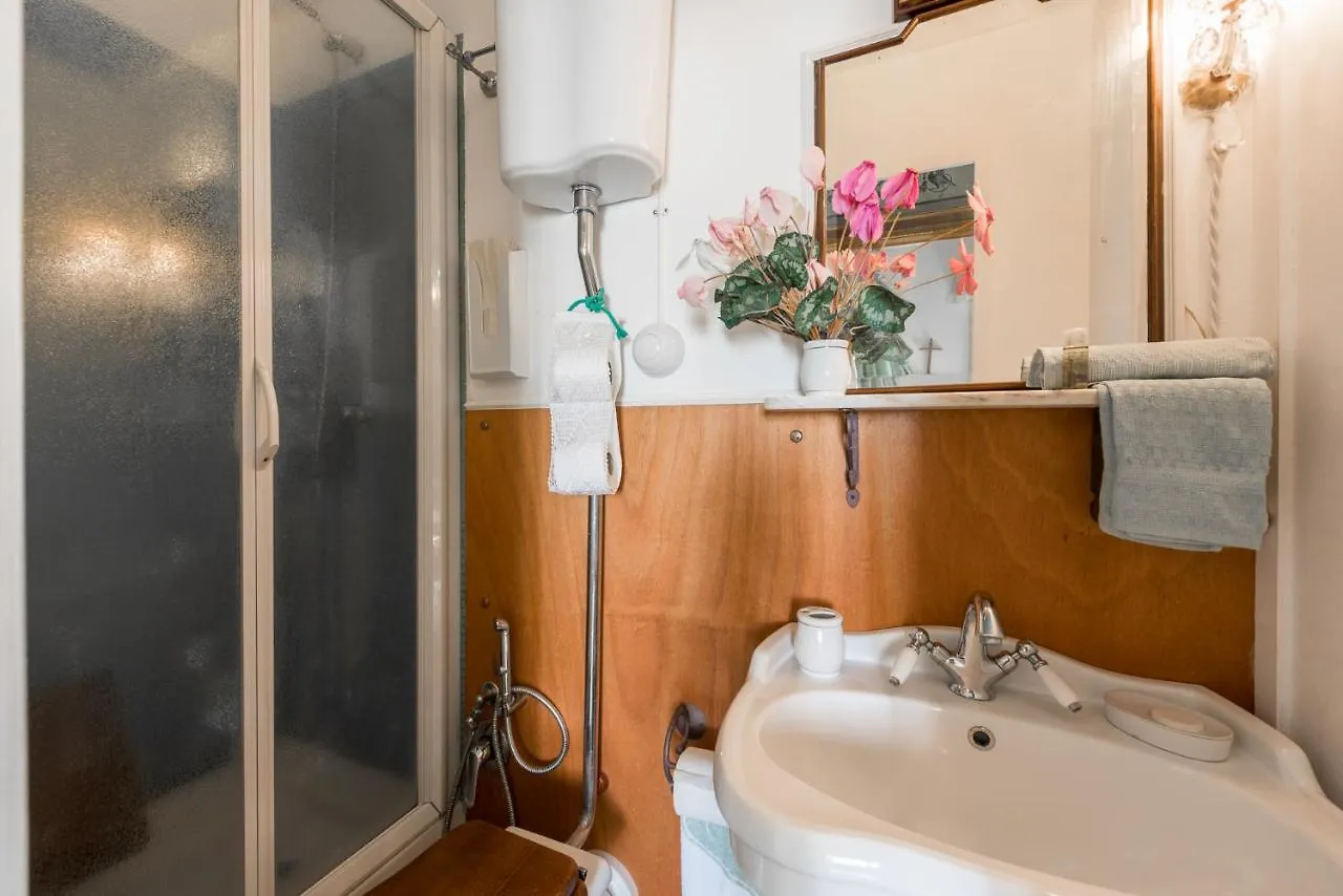 Villa Mariella Pittorino - Camere In B&B Leni Bed & Breakfast