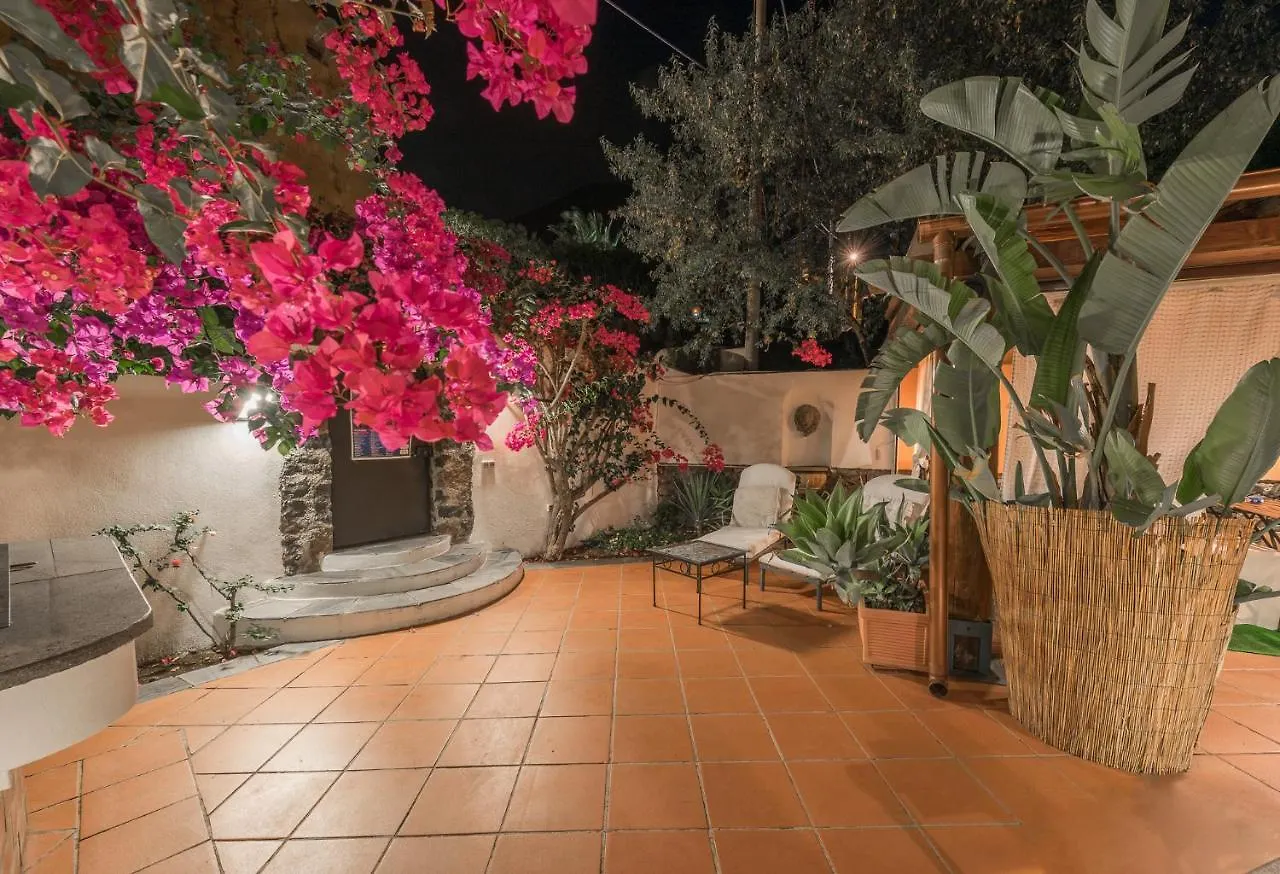*** Bed & Breakfast Villa Mariella Pittorino - Camere In B&B Leni Italy