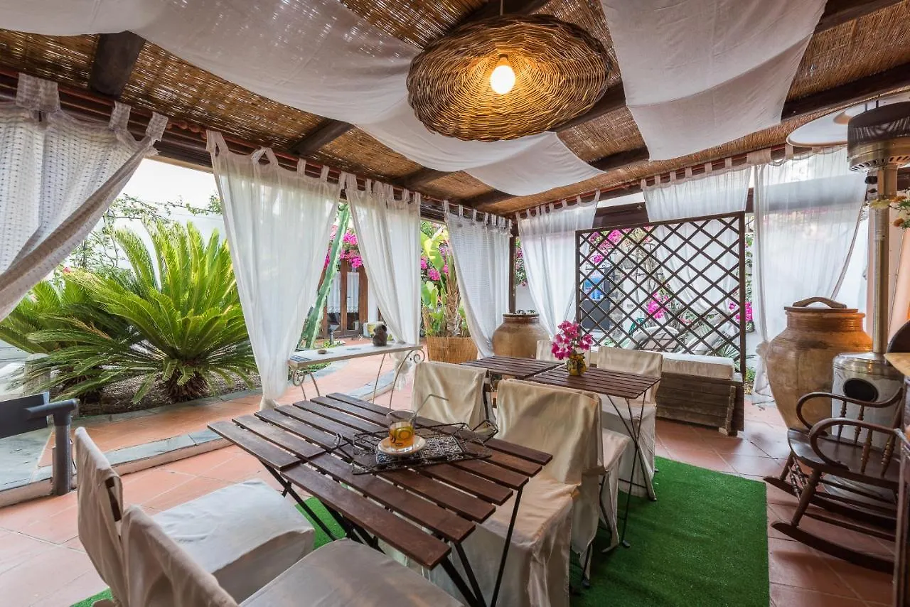 Villa Mariella Pittorino - Camere In B&B Leni