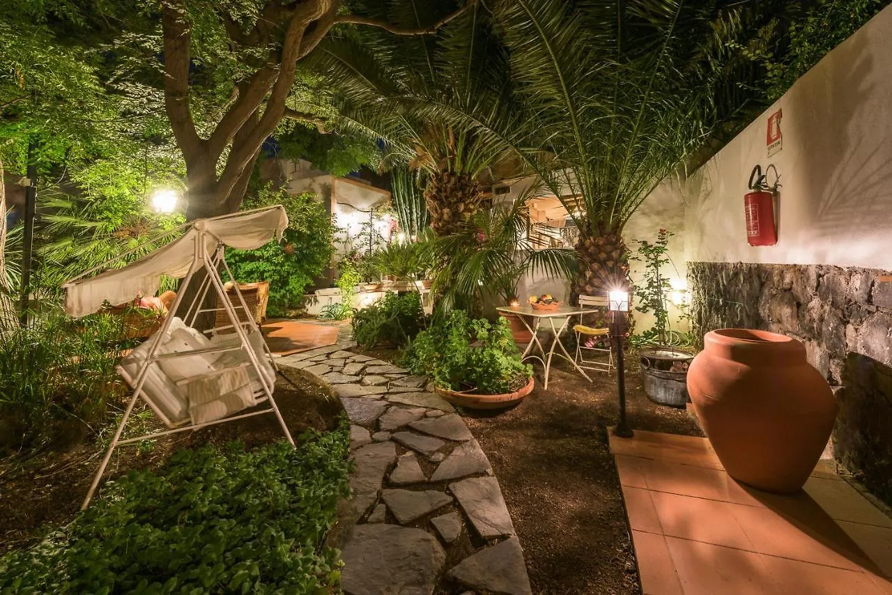 Villa Mariella Pittorino - Camere In B&B Leni 3*,  Italy
