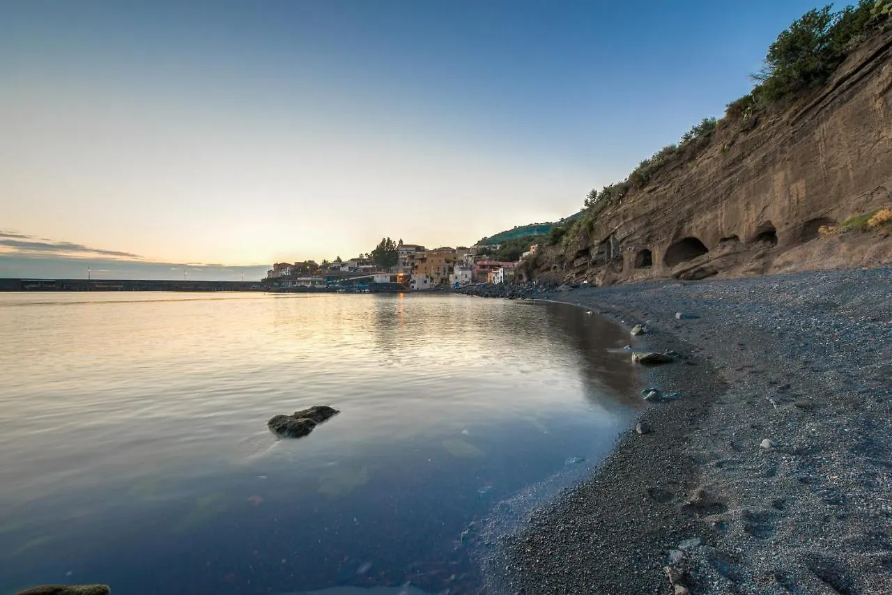 Bed & Breakfast Villa Mariella Pittorino - Camere In B&B Leni