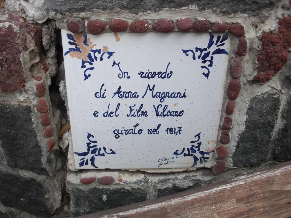 Villa Mariella Pittorino - Camere In B&B Leni Bed & Breakfast