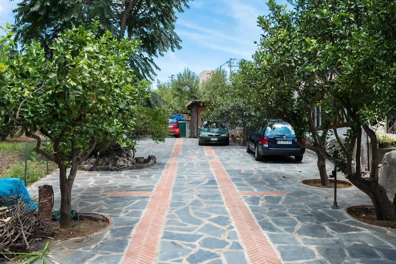 Villa Mariella Pittorino - Camere In B&B Leni Bed & Breakfast