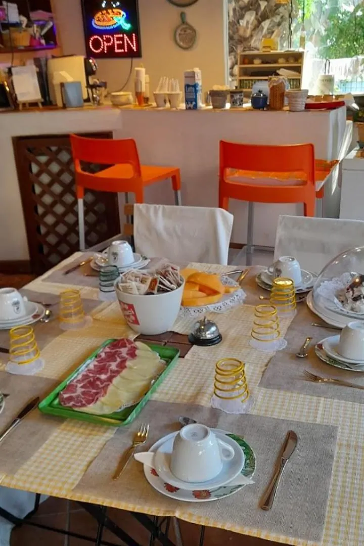 Villa Mariella Pittorino - Camere In B&B Leni